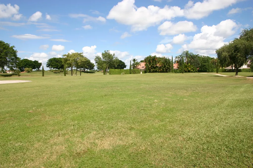 2390 Muir Circle Wellington FL 33414