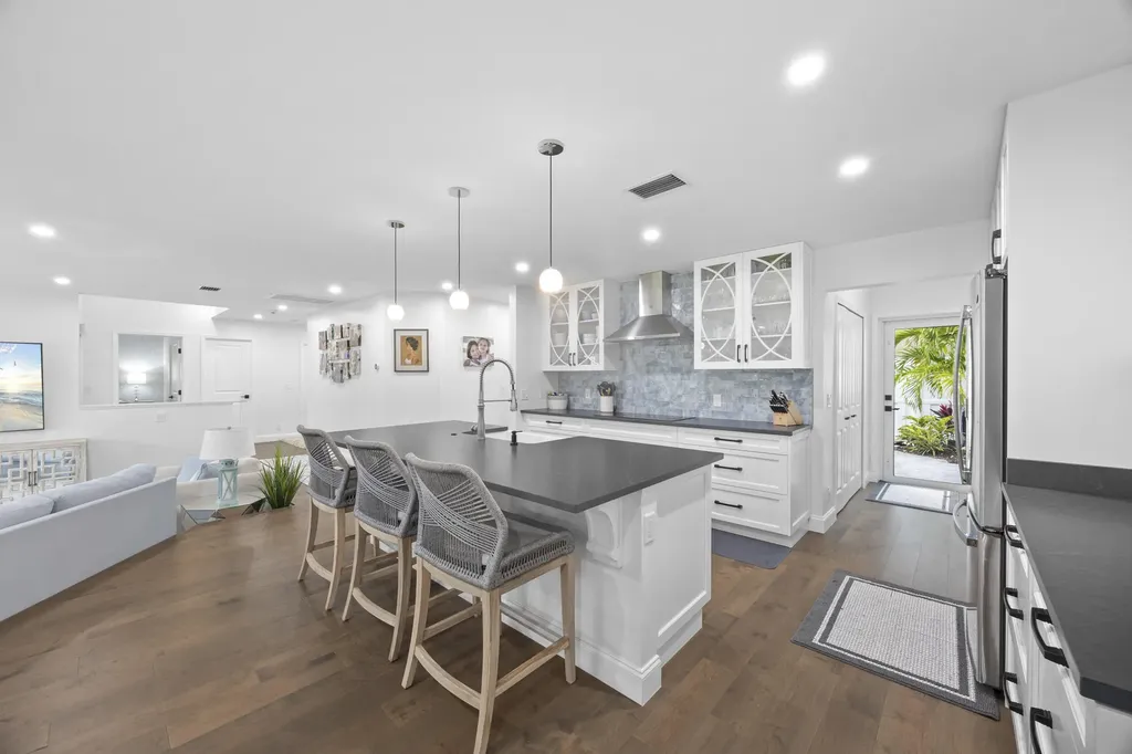 17235 Bay Street Jupiter FL 33477