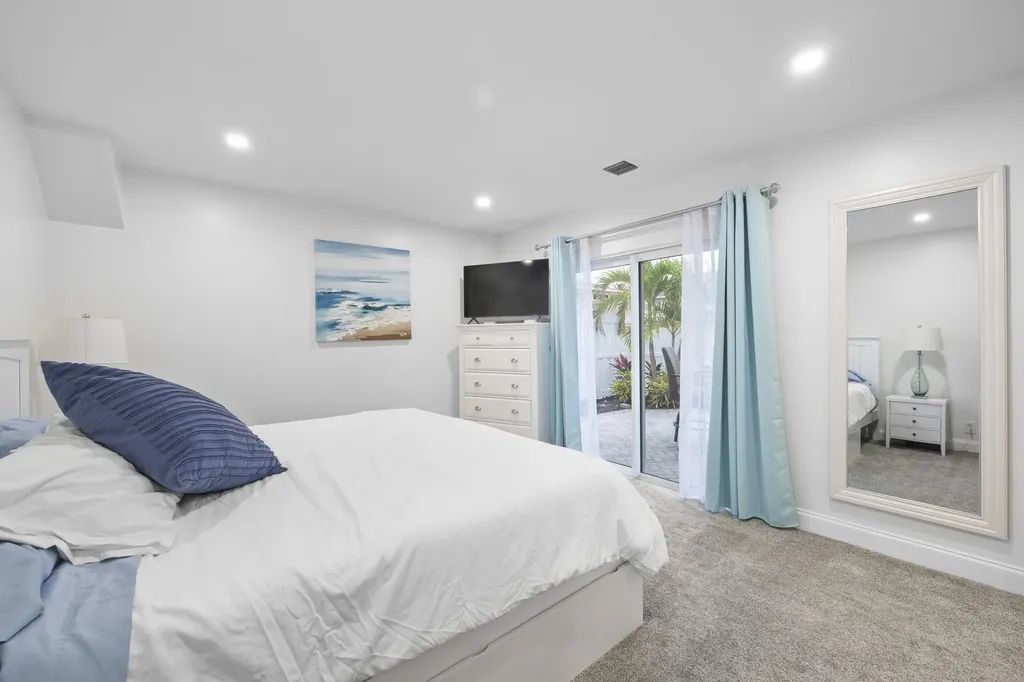 17235 Bay Street Jupiter FL 33477