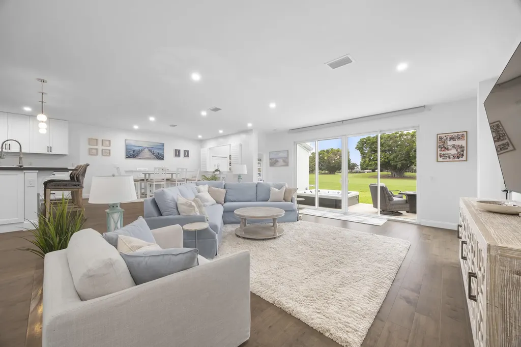 17235 Bay Street Jupiter FL 33477