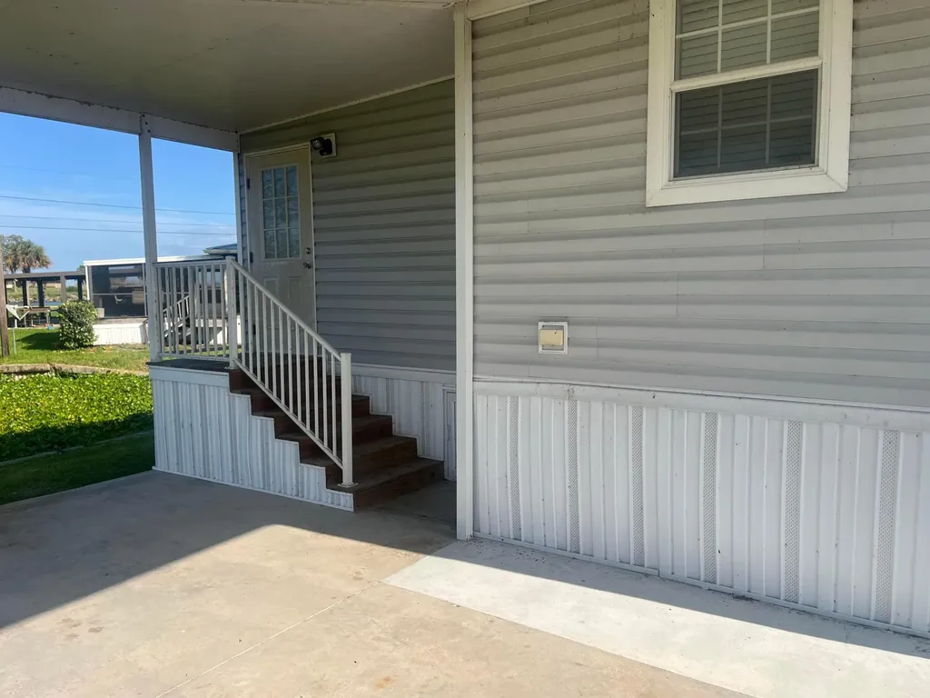 1753 West Avenue Moore Haven FL 33471