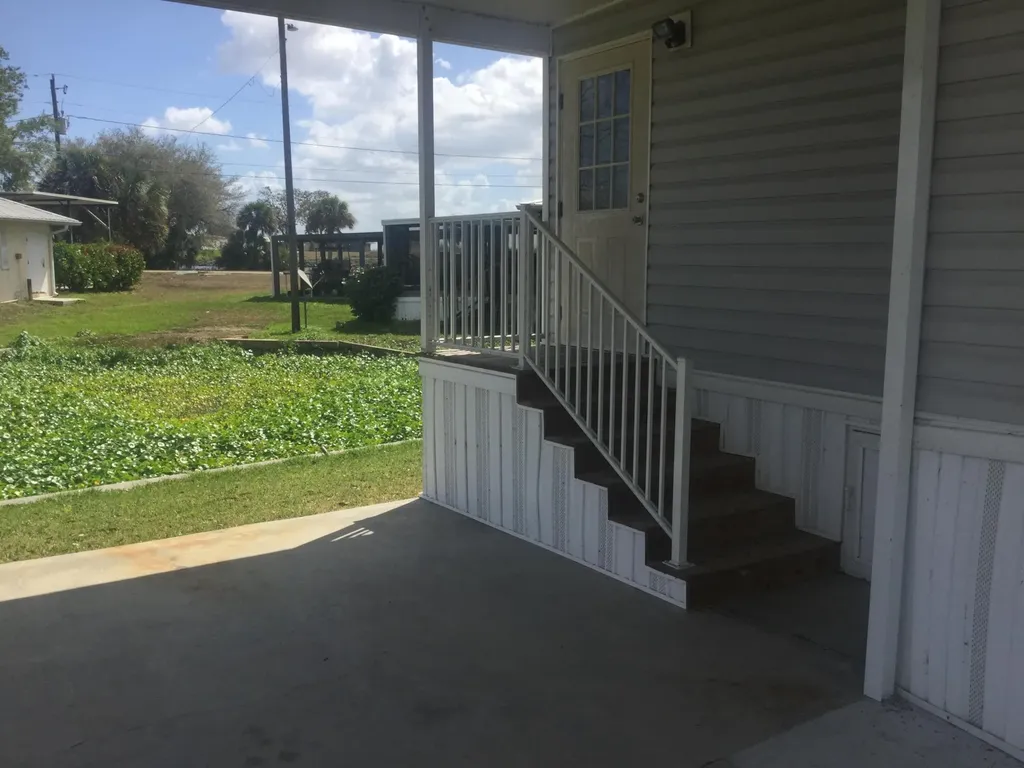 1753 West Avenue Moore Haven FL 33471