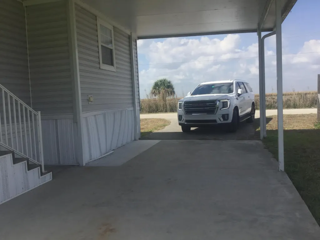 1753 West Avenue Moore Haven FL 33471