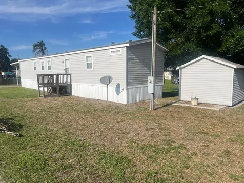 1753 West Avenue Moore Haven FL 33471