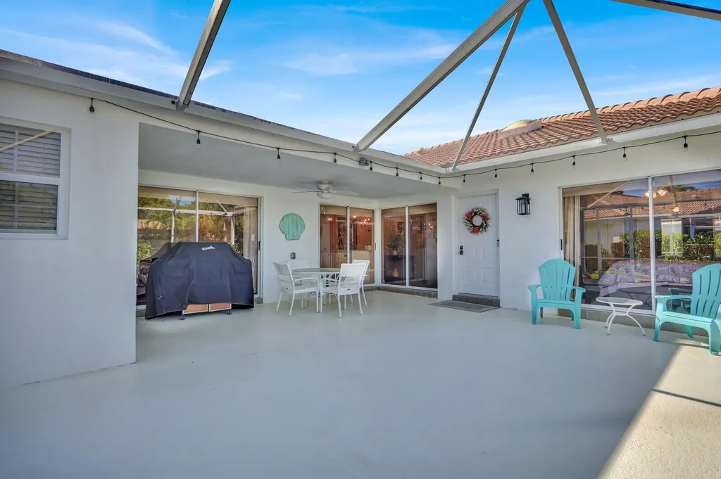 9701 Chapman Oak Court Palm Beach Gardens FL 33410