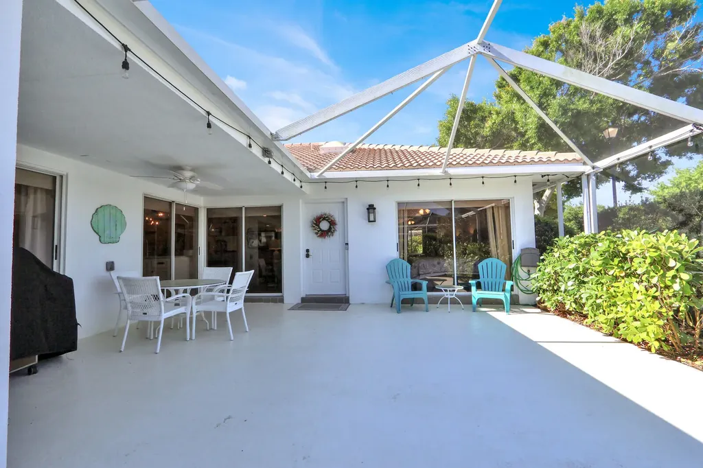 9701 Chapman Oak Court Palm Beach Gardens FL 33410