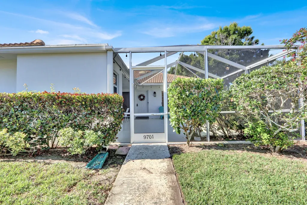 9701 Chapman Oak Court Palm Beach Gardens FL 33410