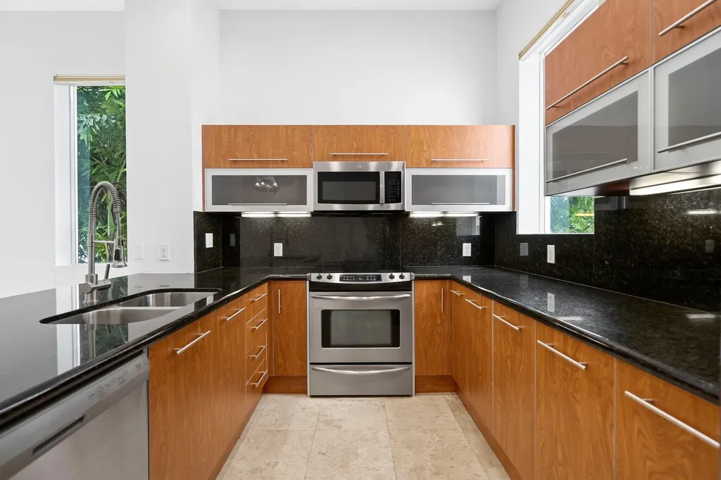 775 NE 4th Avenue Fort Lauderdale FL 33304