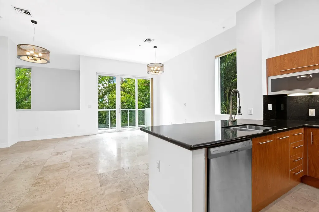 775 NE 4th Avenue Fort Lauderdale FL 33304