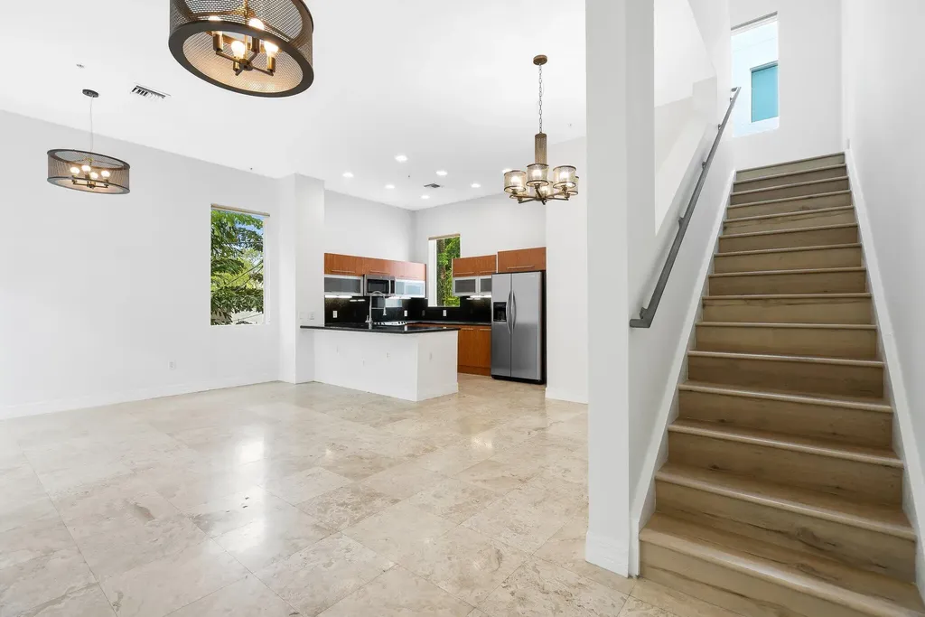 775 NE 4th Avenue Fort Lauderdale FL 33304