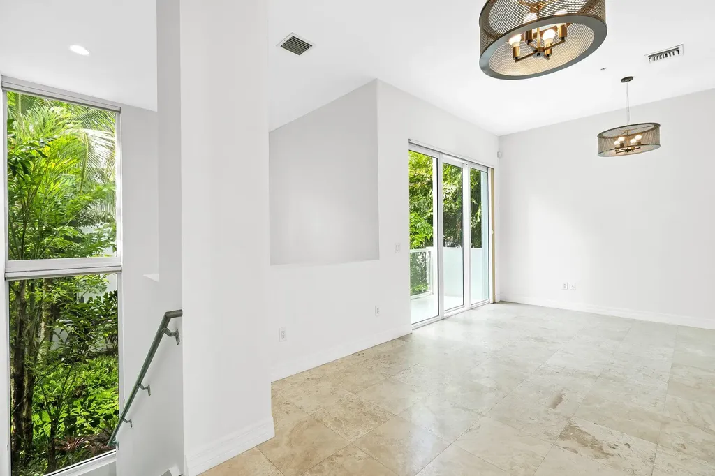 775 NE 4th Avenue Fort Lauderdale FL 33304