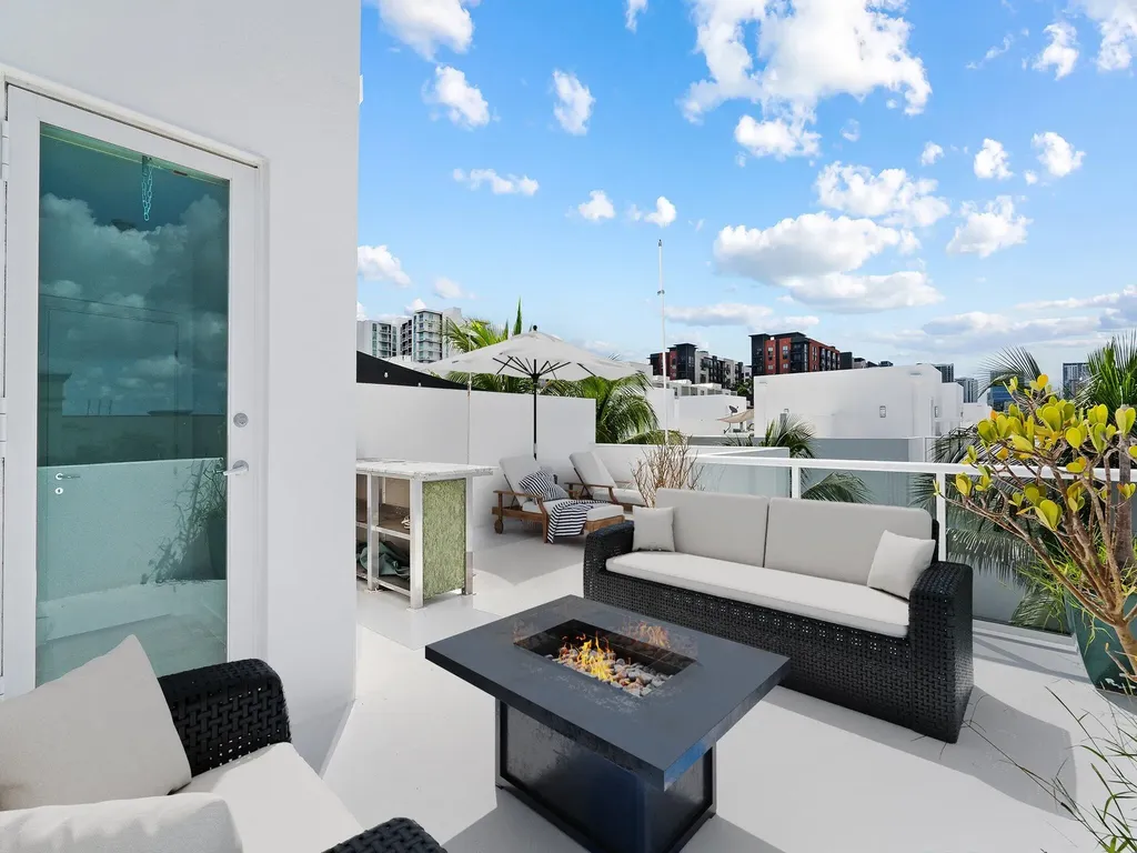 775 NE 4th Avenue Fort Lauderdale FL 33304