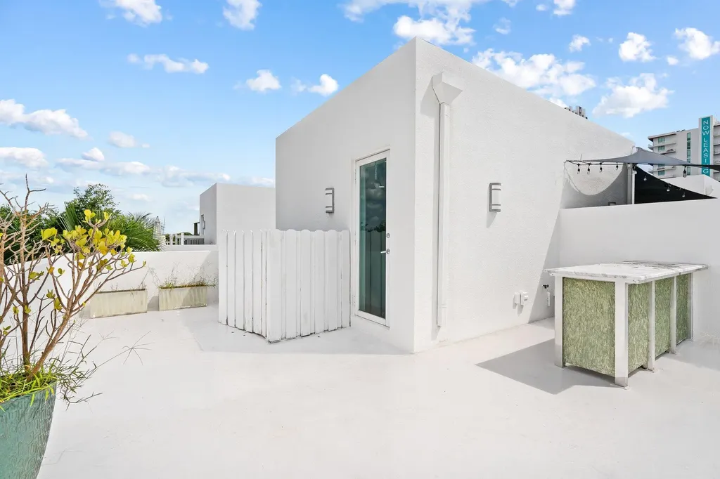775 NE 4th Avenue Fort Lauderdale FL 33304