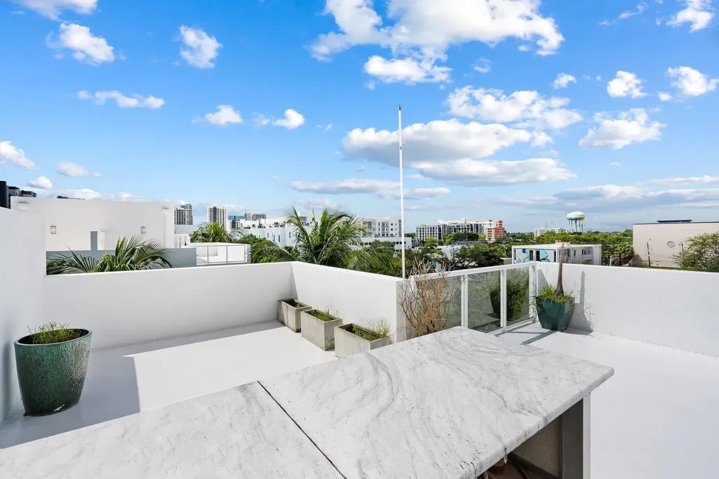 775 NE 4th Avenue Fort Lauderdale FL 33304