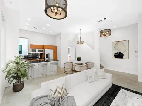 775 NE 4th Avenue Fort Lauderdale FL 33304