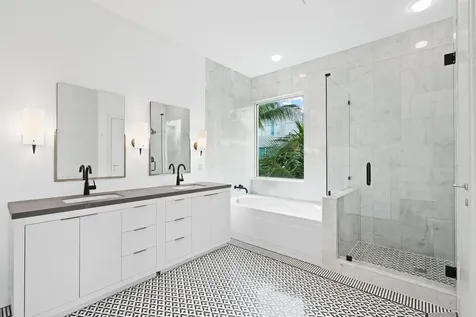 775 NE 4th Avenue Fort Lauderdale FL 33304