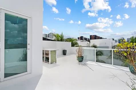 775 NE 4th Avenue Fort Lauderdale FL 33304