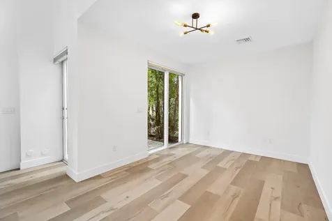 775 NE 4th Avenue Fort Lauderdale FL 33304