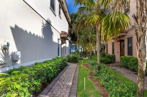 5931 NW 56th Place Tamarac FL 33319