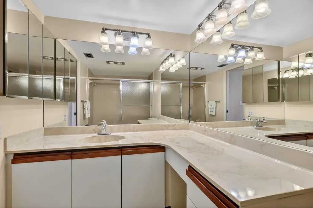 5561 Fairway Park Drive Boynton Beach FL 33437