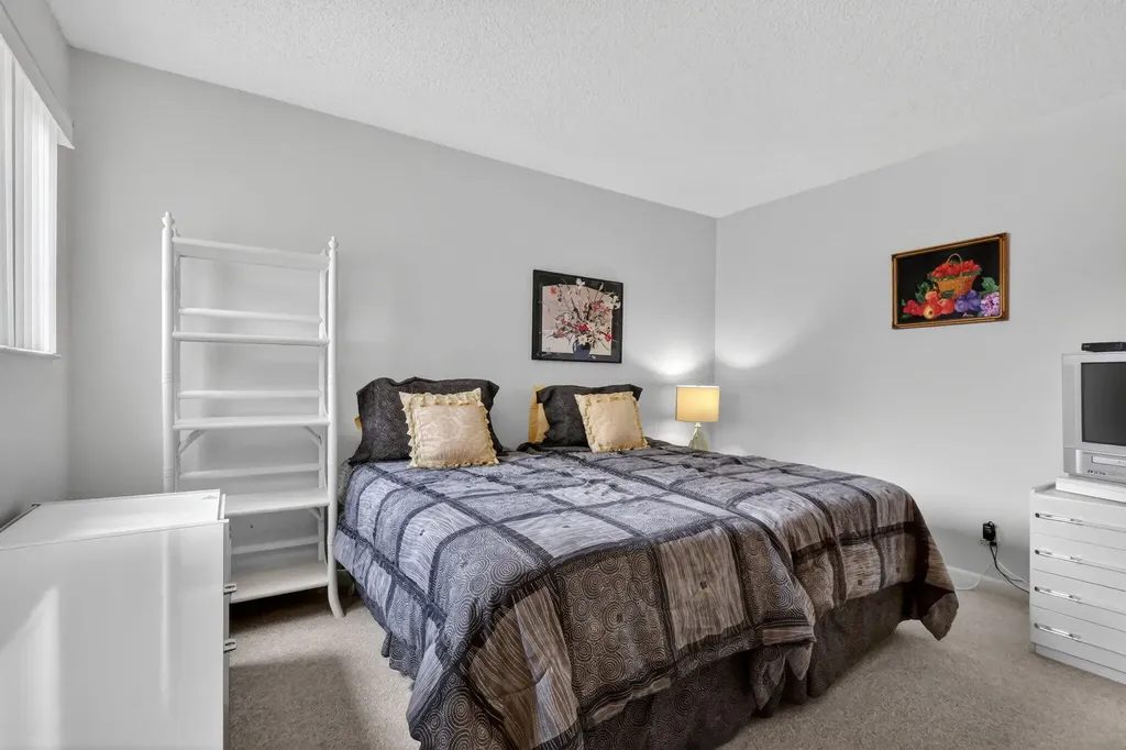 5561 Fairway Park Drive Boynton Beach FL 33437