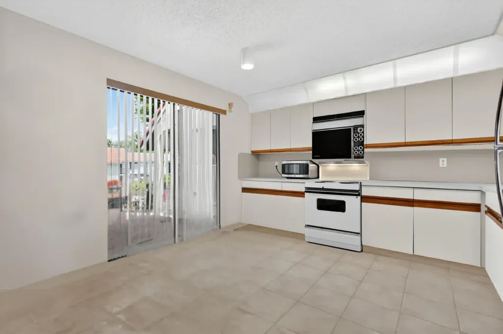 5561 Fairway Park Drive Boynton Beach FL 33437