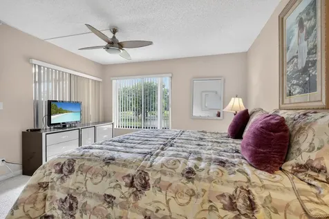 5561 Fairway Park Drive Boynton Beach FL 33437