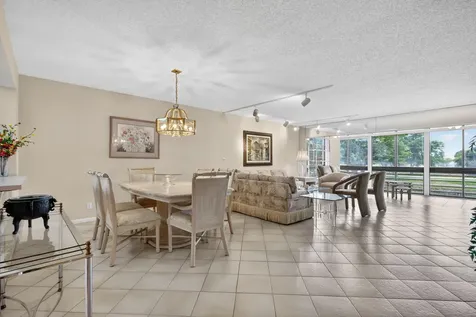 5561 Fairway Park Drive Boynton Beach FL 33437