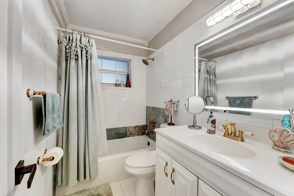661 Eagle Circle Delray Beach FL 33444