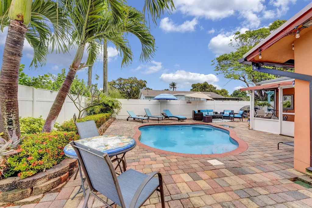 661 Eagle Circle Delray Beach FL 33444