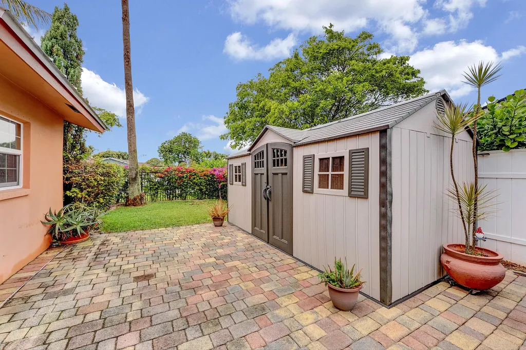 661 Eagle Circle Delray Beach FL 33444