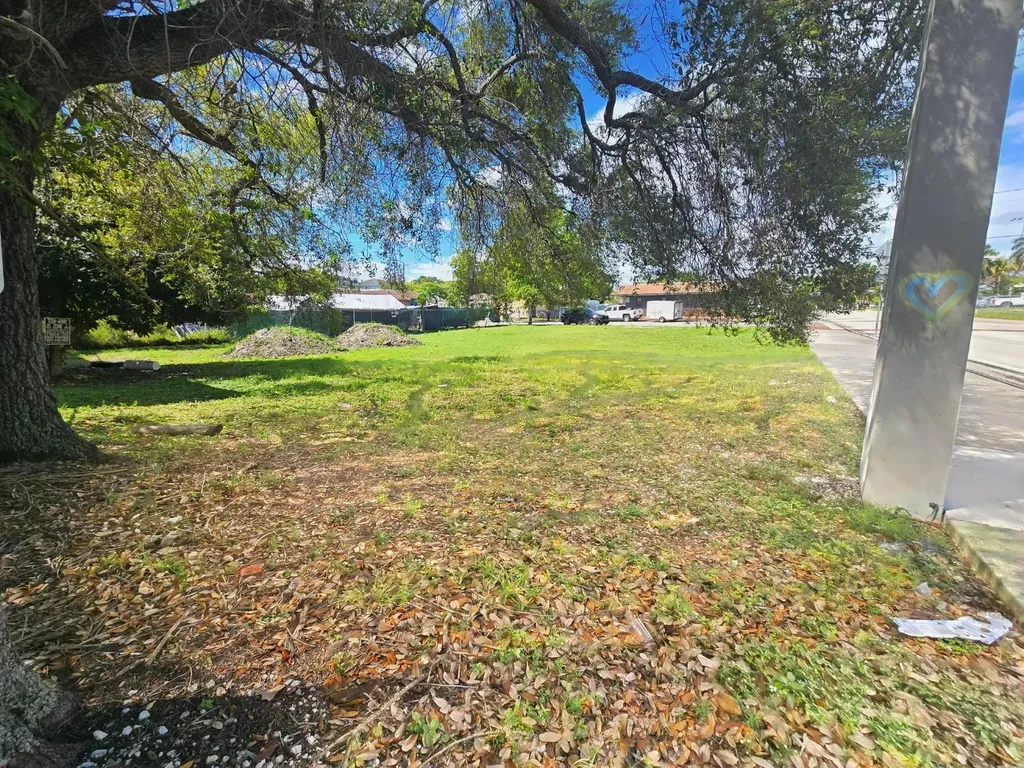 602 NW 1st Street Dania Beach FL