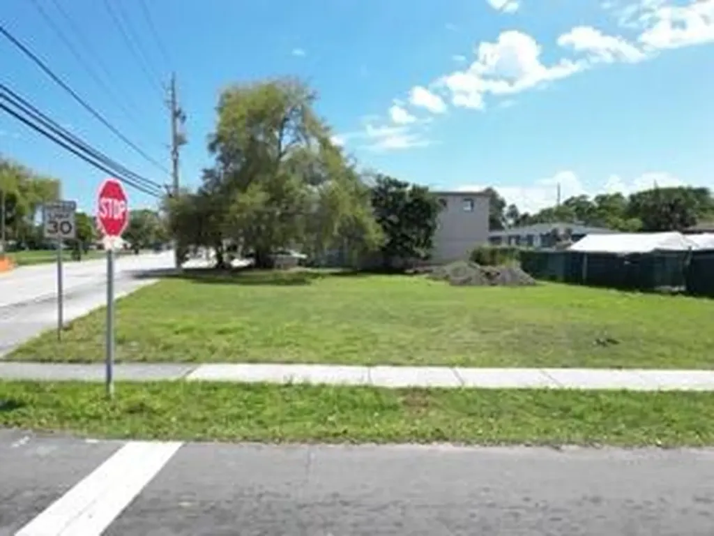 602 NW 1st Street Dania Beach FL