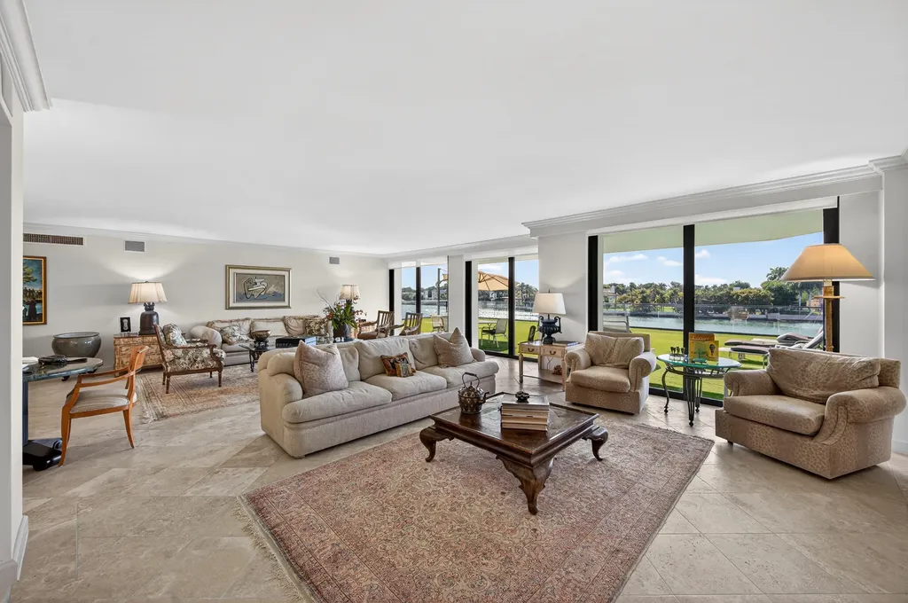 5500 Collins Avenue Miami Beach FL 33140