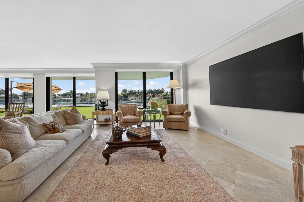 5500 Collins Avenue Miami Beach FL 33140