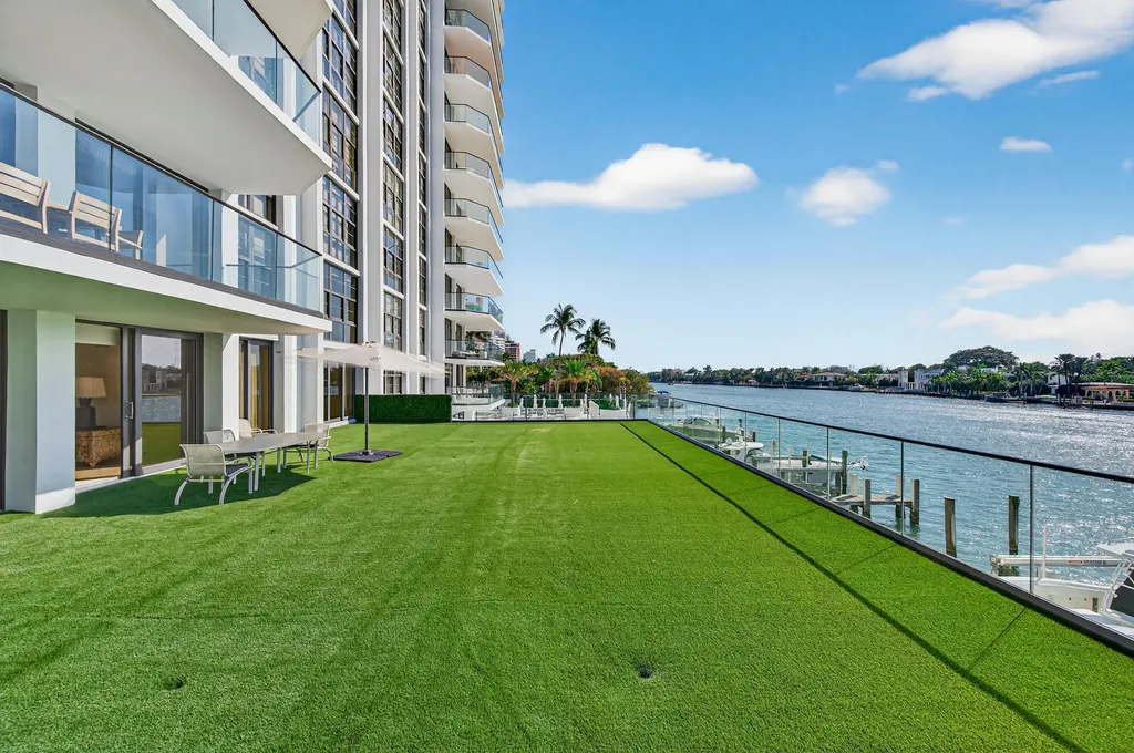 5500 Collins Avenue Miami Beach FL 33140