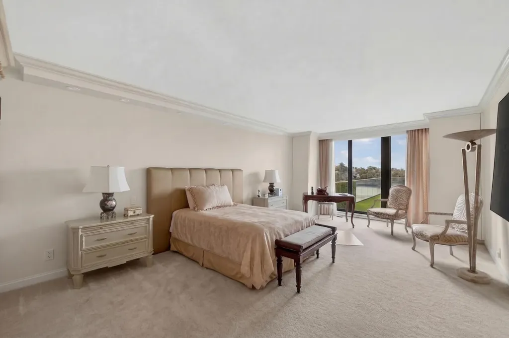 5500 Collins Avenue Miami Beach FL 33140