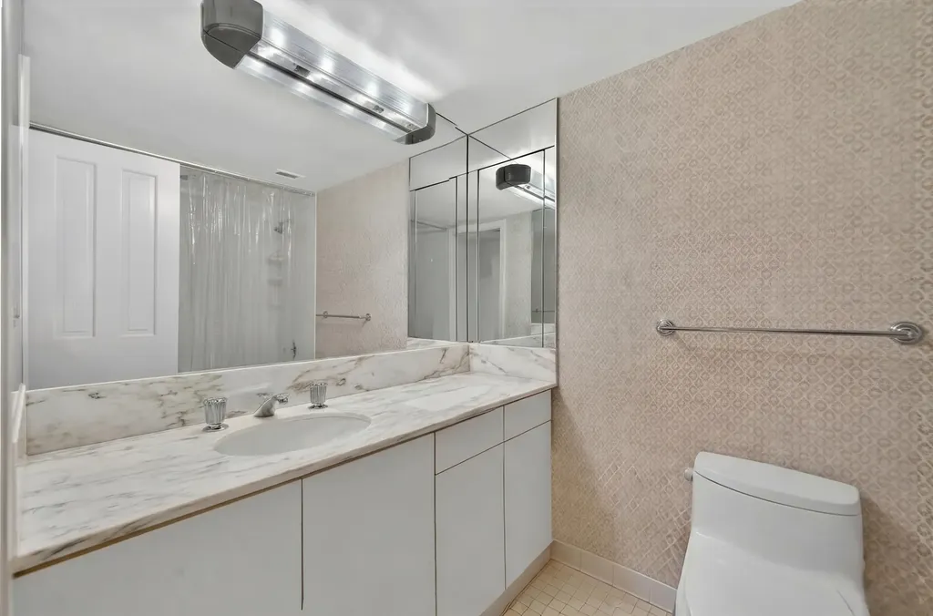 5500 Collins Avenue Miami Beach FL 33140