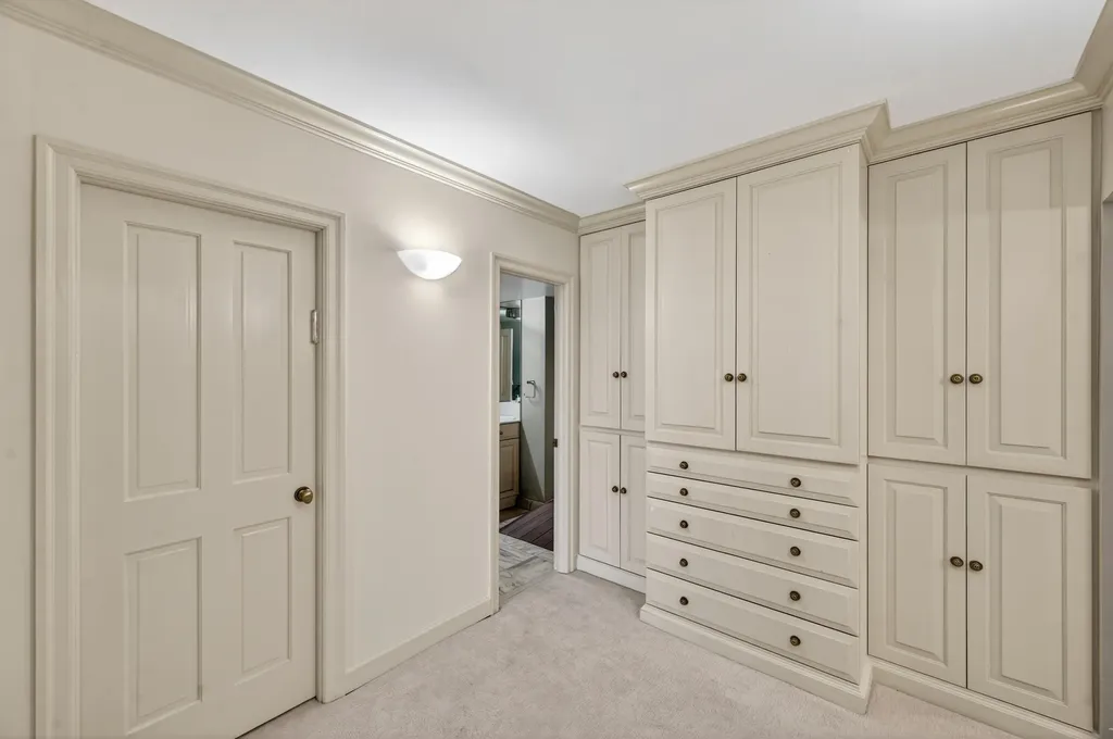 5500 Collins Avenue Miami Beach FL 33140