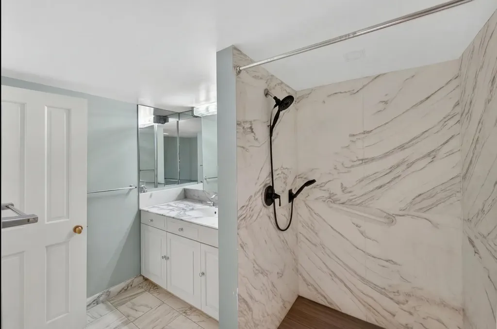 5500 Collins Avenue Miami Beach FL 33140