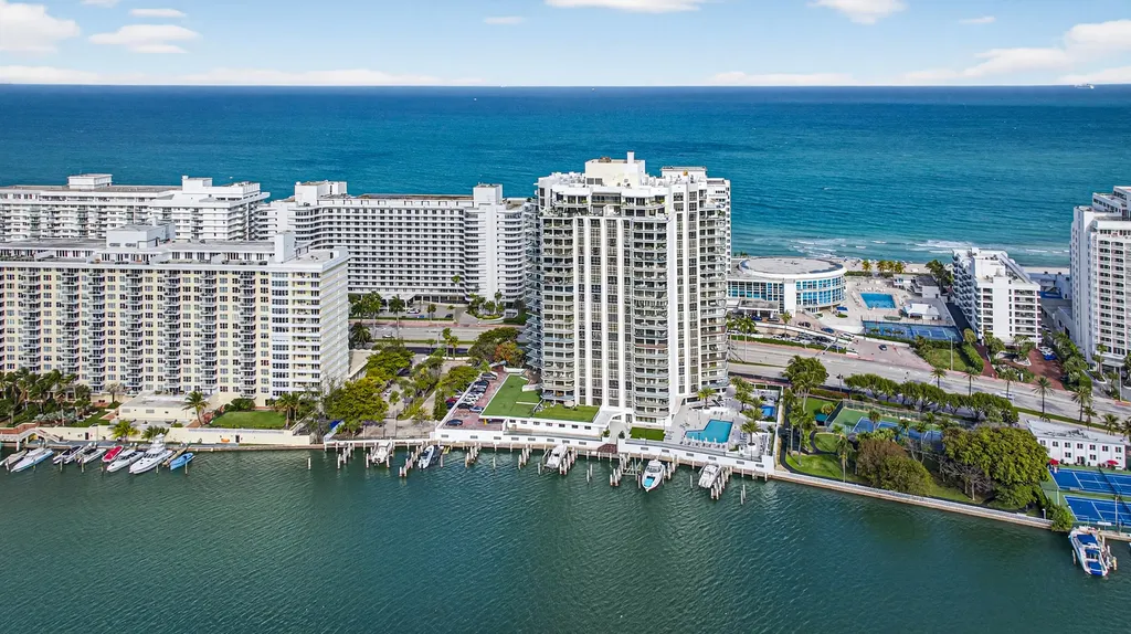 5500 Collins Avenue Miami Beach FL 33140