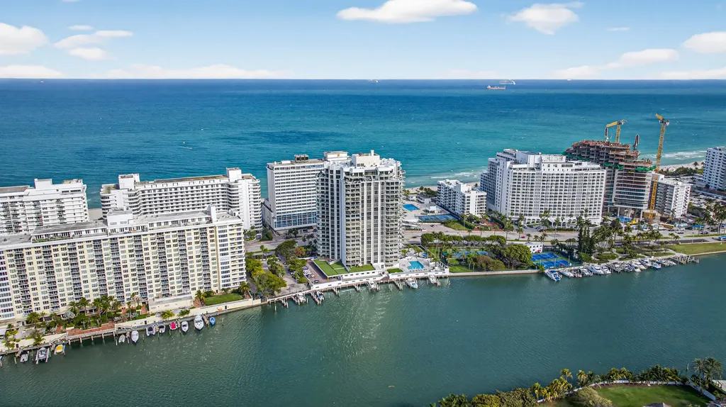 5500 Collins Avenue Miami Beach FL 33140