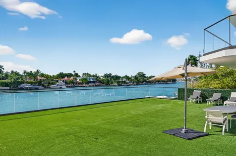 5500 Collins Avenue Miami Beach FL 33140