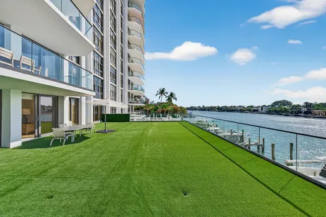 5500 Collins Avenue Miami Beach FL 33140