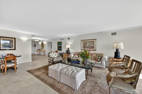 5500 Collins Avenue Miami Beach FL 33140