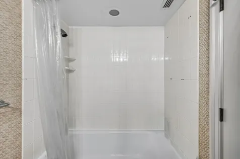 5500 Collins Avenue Miami Beach FL 33140