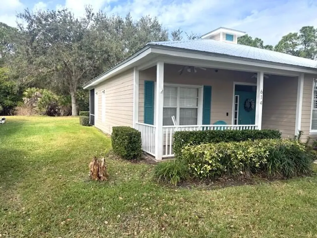 614 NE Muskrat Run Port St Lucie FL 34983