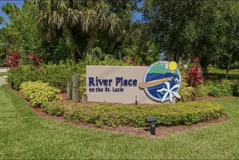 614 NE Muskrat Run Port St Lucie FL 34983