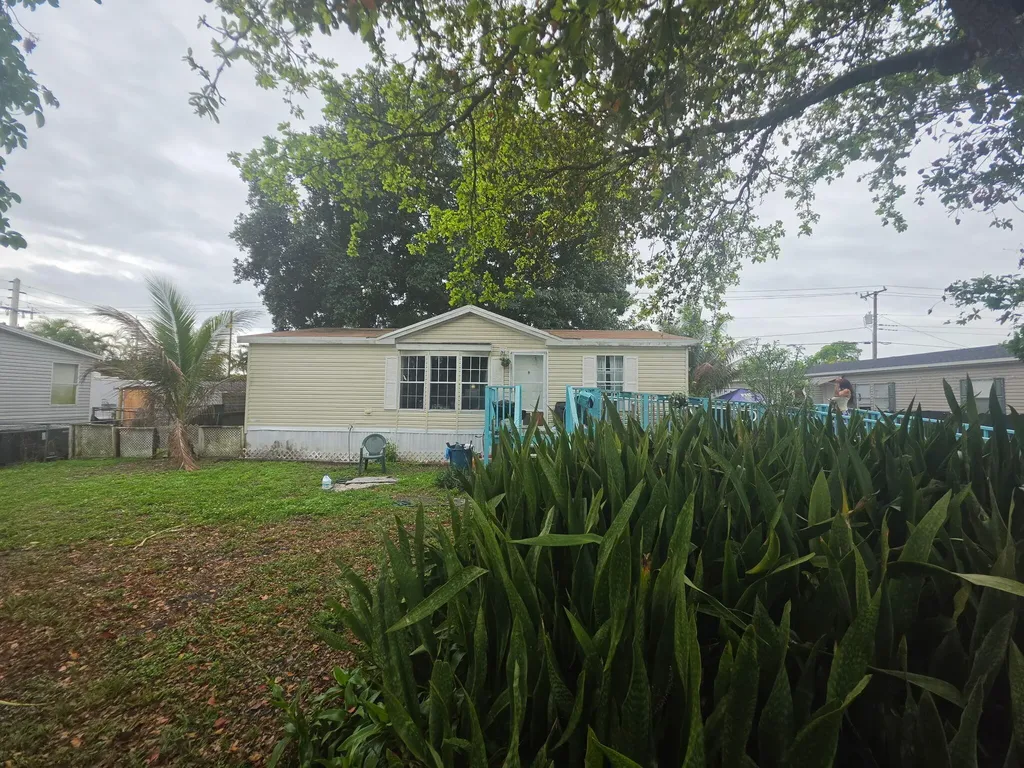 13310 SW 6th Court Davie FL 33325