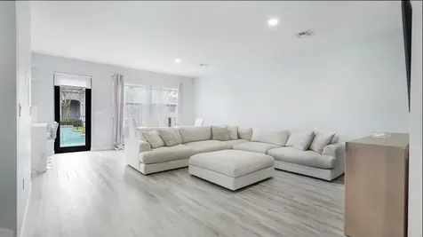 19329 NE 8th Court Miami FL 33179